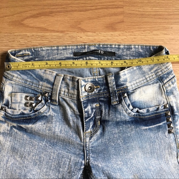 Acid wash style skinny ripped jeans - size 0 - Picture 9 of 12